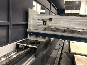 nyílt típusú fémszál lézervágó gép maxphotonics forrás autóalkatrészekhez